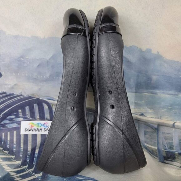 Crocs Flats Women's 6  - Picture 9 of 12